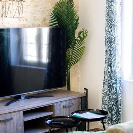 Le Lucien Eco-Appart'Hotel - Angouleme - Centre - Wifi - Parking Prive - Classe 4 Etoiles Buitenkant foto