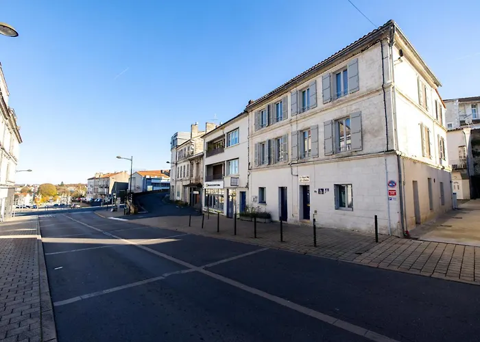 Le Lucien Eco-Appart\'Hotel - Angouleme - Centre - Wifi - Parking Prive - Classe 4 Etoiles