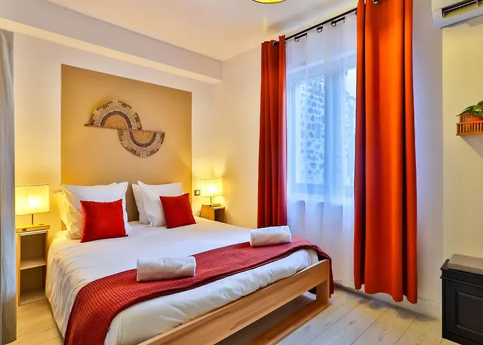 Le Lucien Eco-Appart\'Hotel - Angouleme - Centre - Wifi - Parking Prive - Classe 4 Etoiles